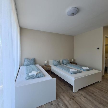 Oet Fenyo Apartmanhaz Siófok Exteriör bild