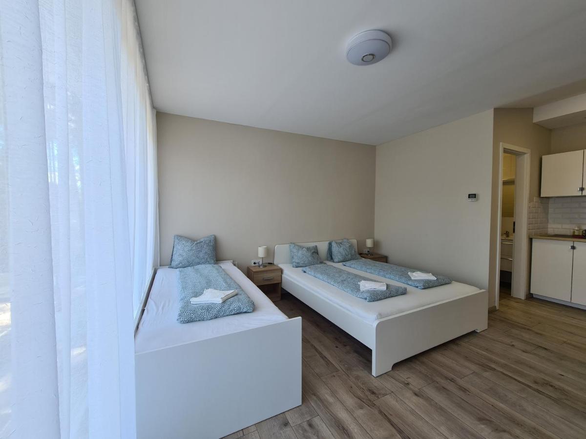 Oet Fenyo Apartmanhaz Siófok Exteriör bild