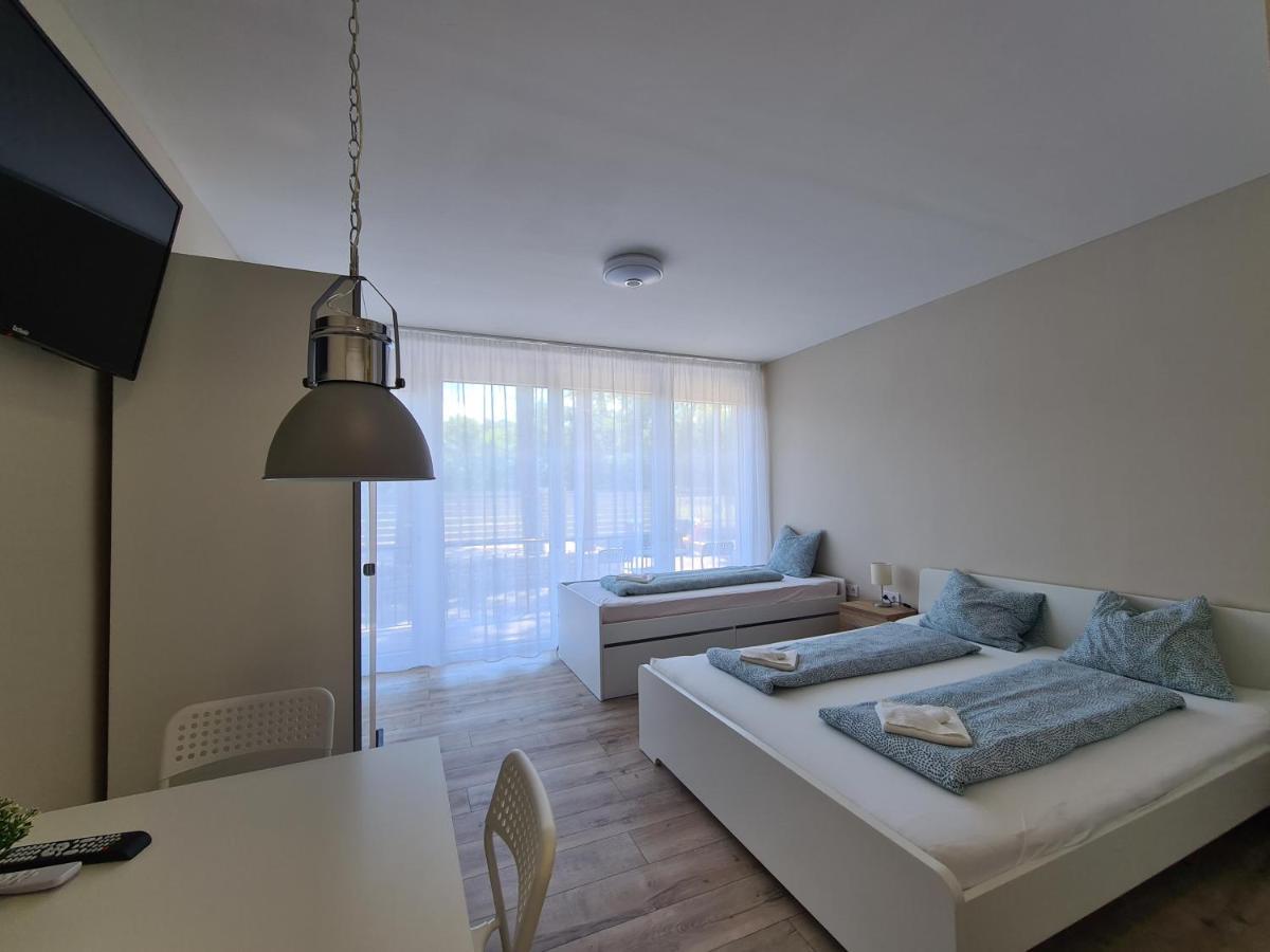 Oet Fenyo Apartmanhaz Siófok Exteriör bild