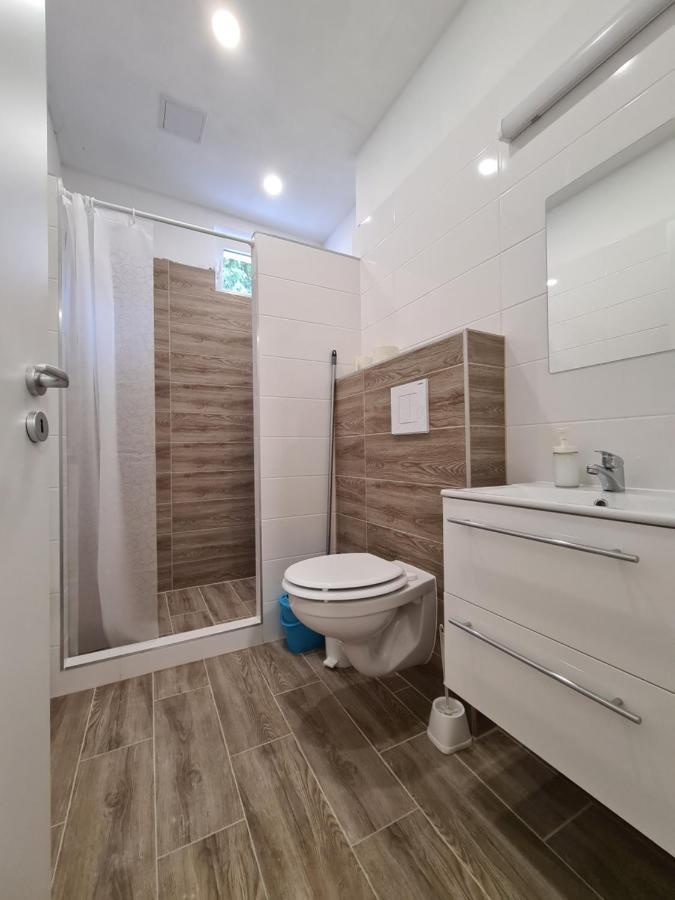 Oet Fenyo Apartmanhaz Siófok Exteriör bild