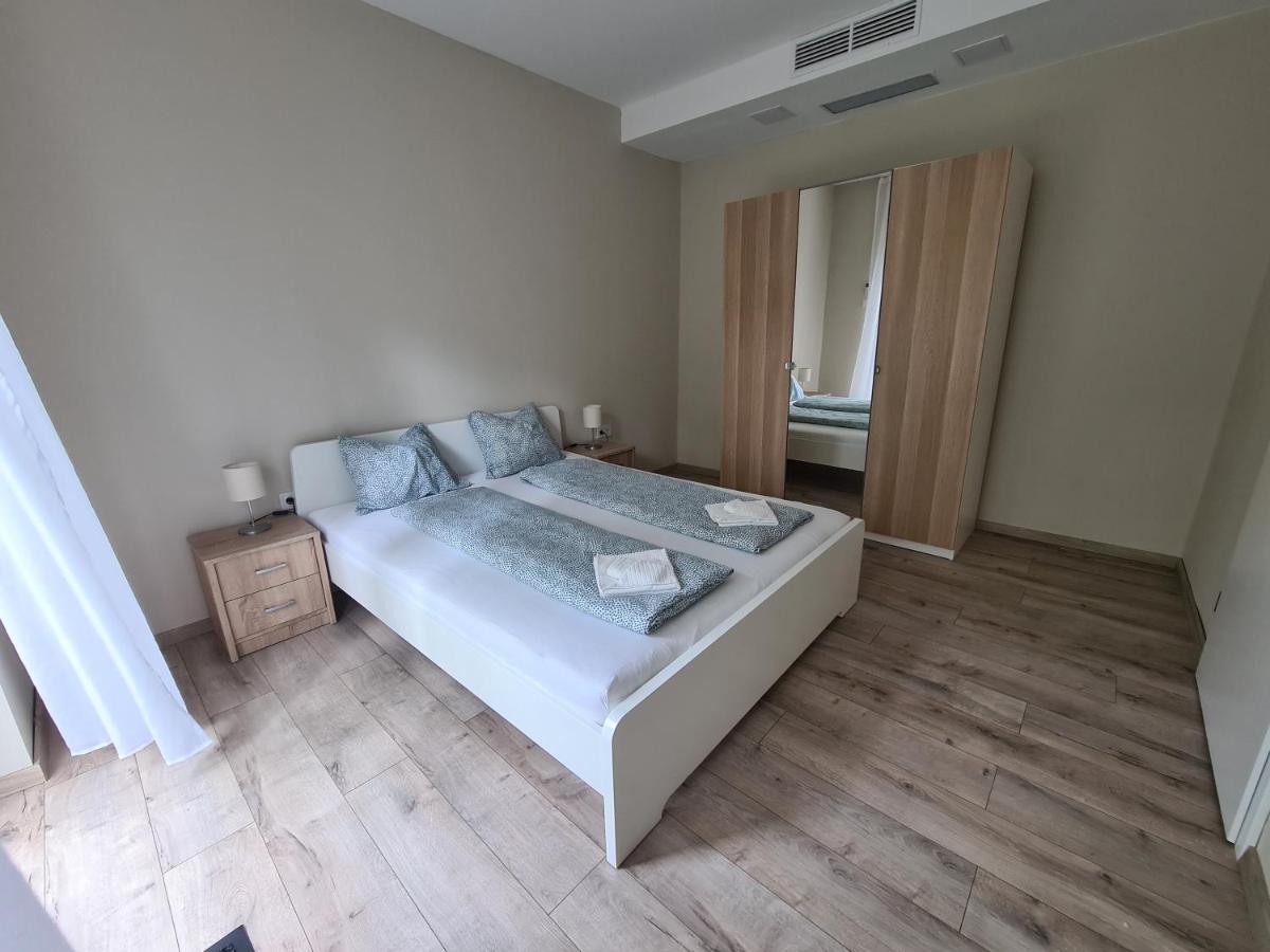 Oet Fenyo Apartmanhaz Siófok Exteriör bild