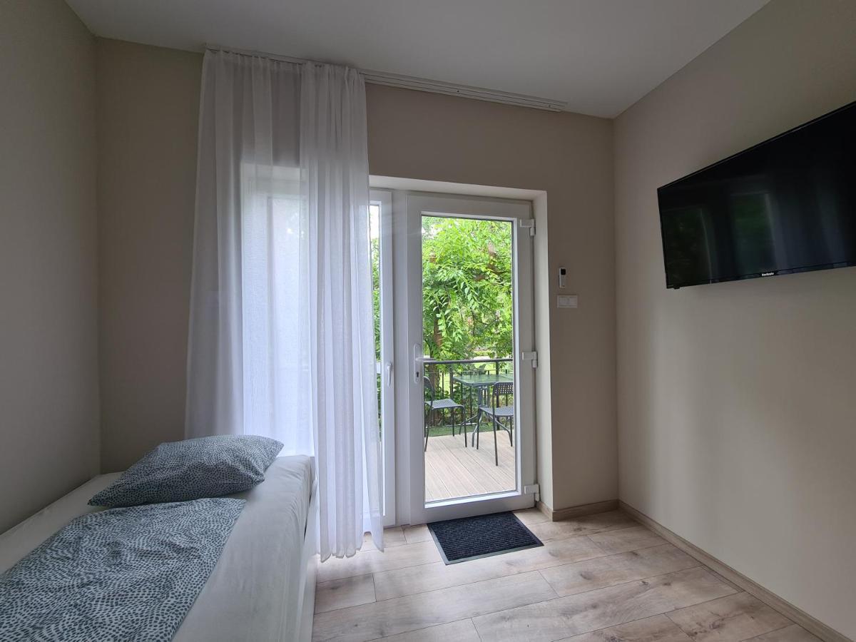 Oet Fenyo Apartmanhaz Siófok Exteriör bild