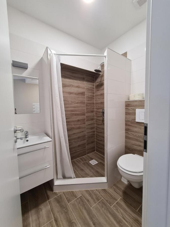 Oet Fenyo Apartmanhaz Siófok Exteriör bild