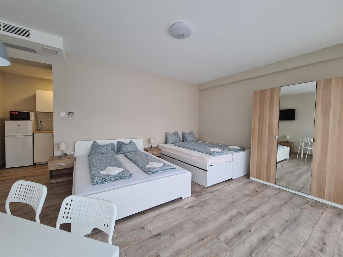 Oet Fenyo Apartmanhaz Siófok Exteriör bild