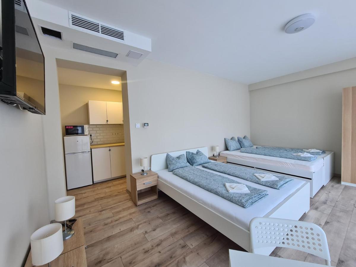 Oet Fenyo Apartmanhaz Siófok Exteriör bild