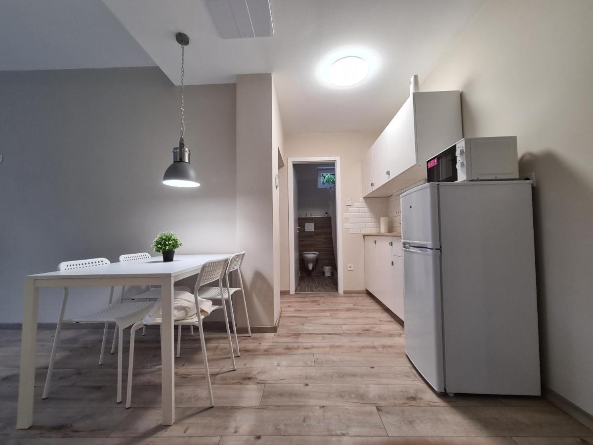 Oet Fenyo Apartmanhaz Siófok Exteriör bild