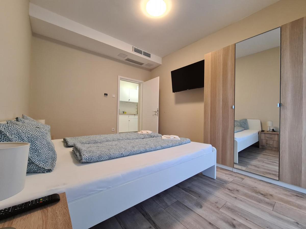 Oet Fenyo Apartmanhaz Siófok Exteriör bild
