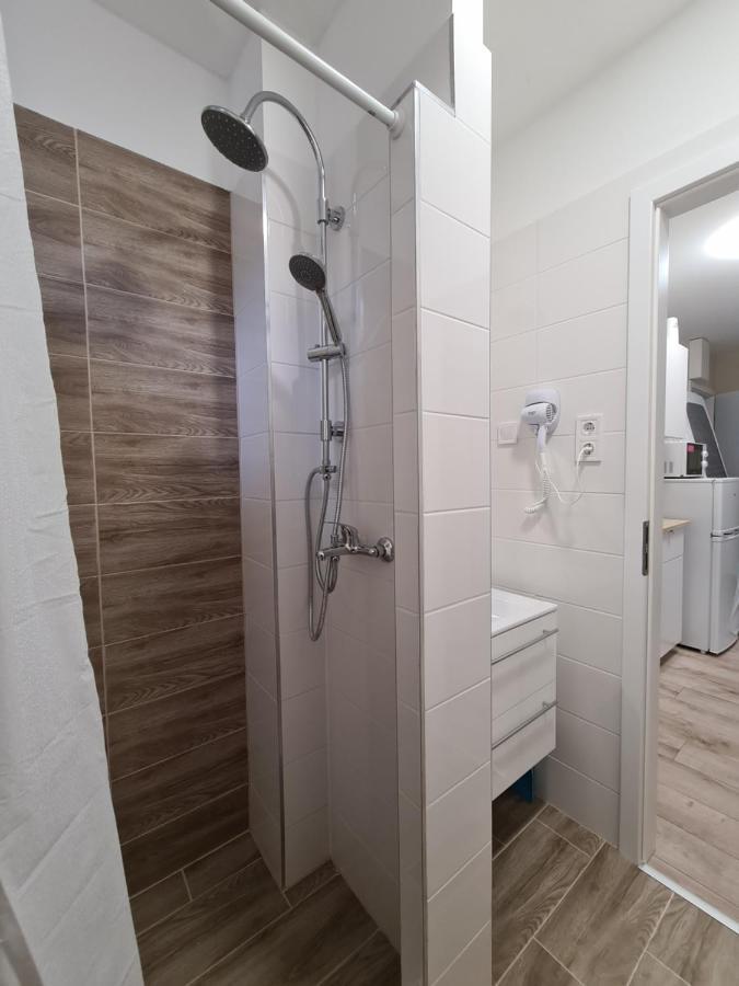 Oet Fenyo Apartmanhaz Siófok Exteriör bild