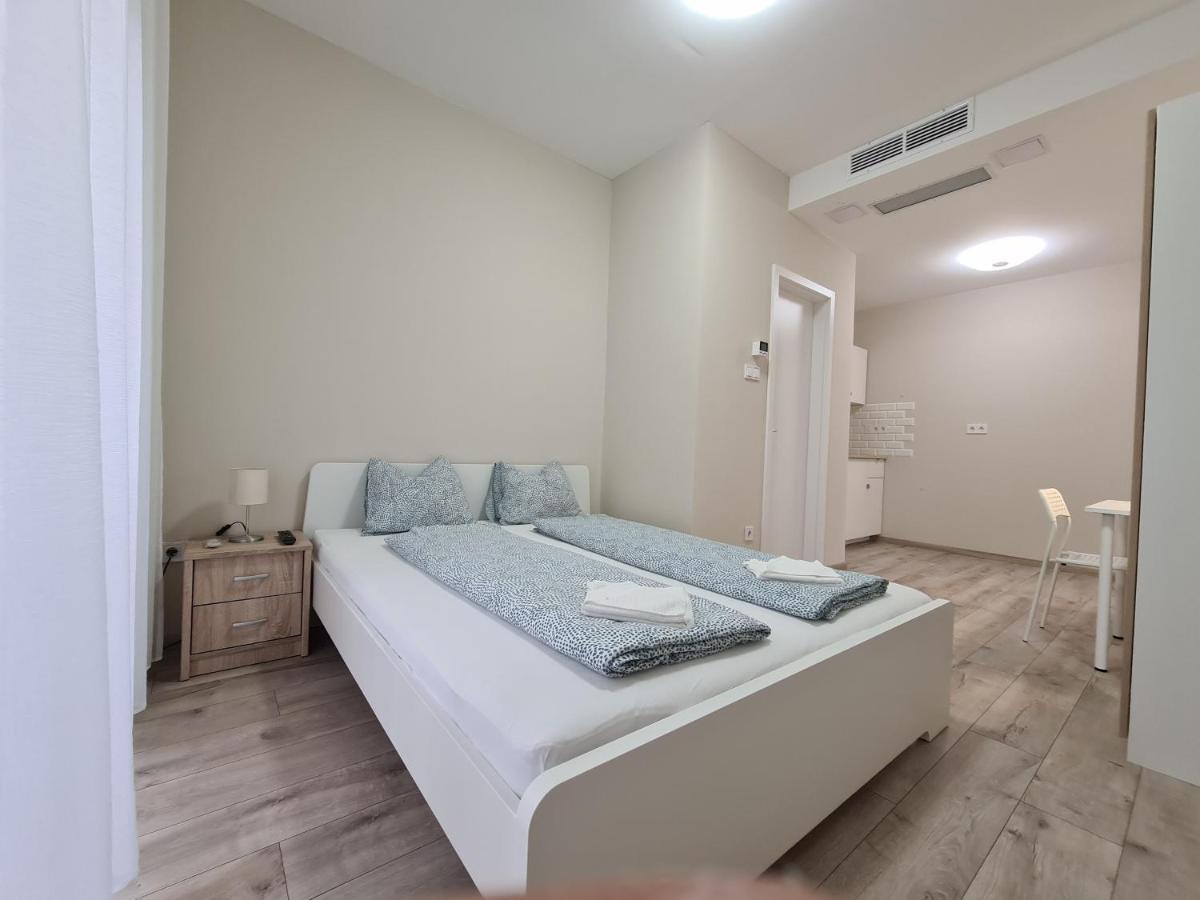 Oet Fenyo Apartmanhaz Siófok Exteriör bild